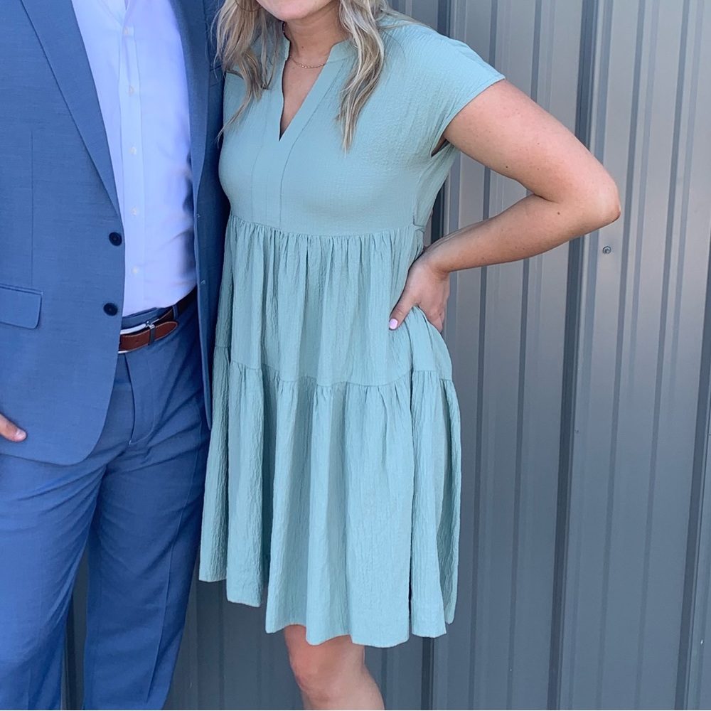 Calvin Klein blue wedding guest dress w/ pockets!